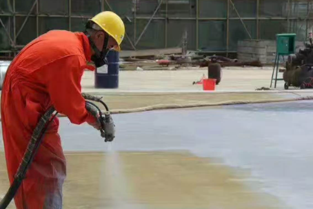 赤峰彩色路面喷涂是一种为路面